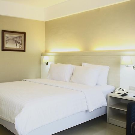 פאלמבאנג Hotel Sandjaja מראה חיצוני תמונה