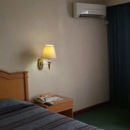 פאלמבאנג Hotel Sandjaja מראה חיצוני תמונה