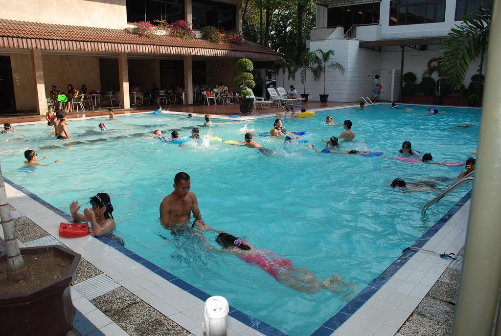פאלמבאנג Hotel Sandjaja מראה חיצוני תמונה