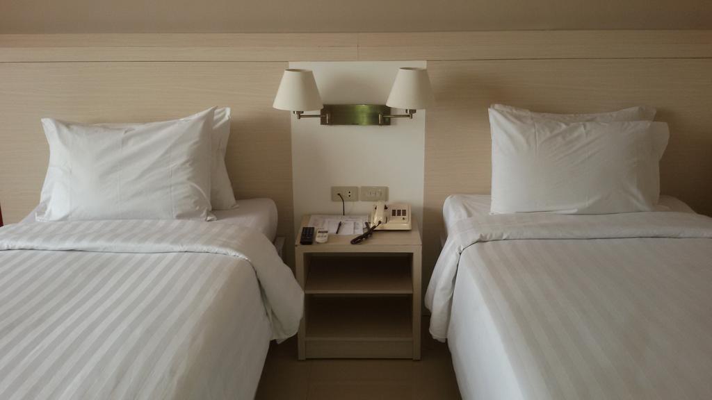 פאלמבאנג Hotel Sandjaja מראה חיצוני תמונה