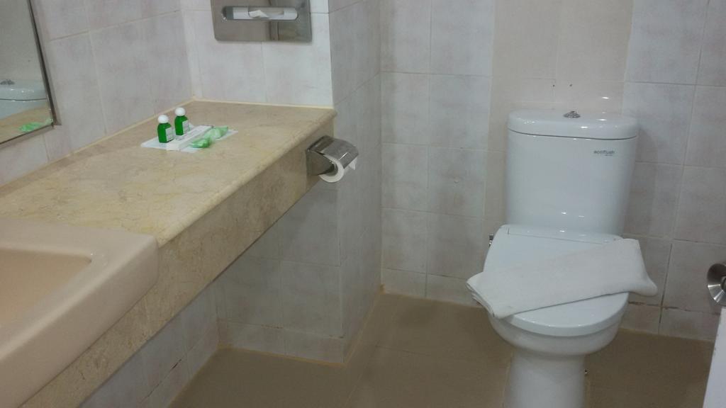 פאלמבאנג Hotel Sandjaja מראה חיצוני תמונה