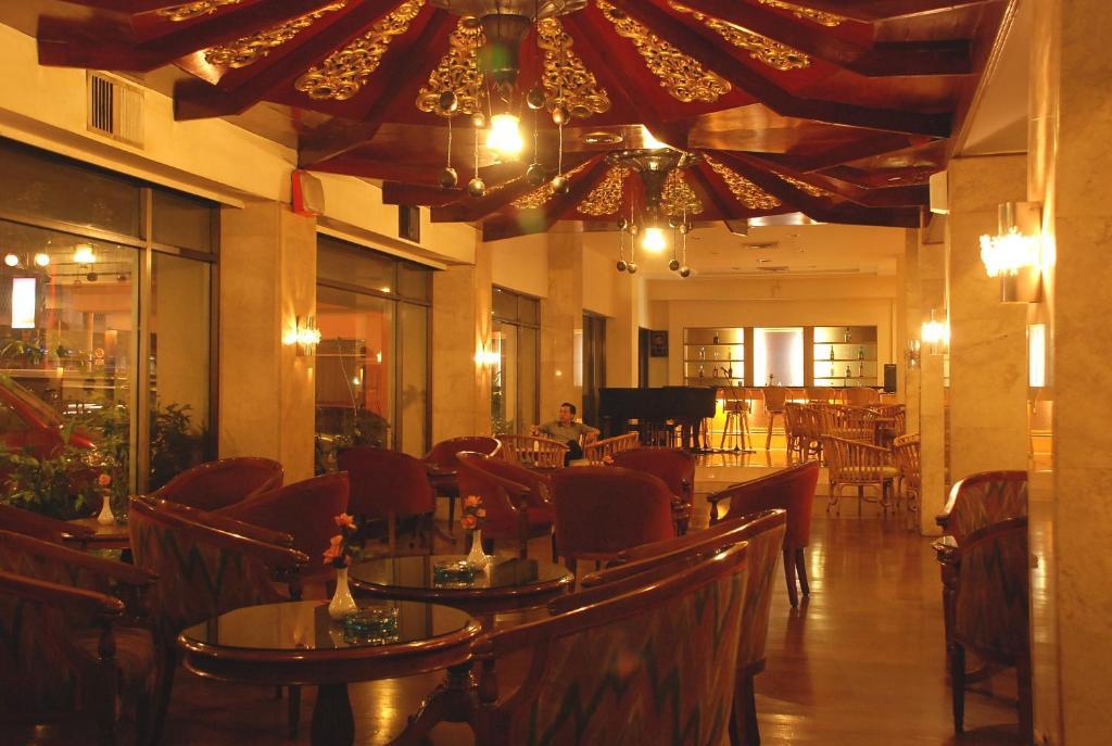 פאלמבאנג Hotel Sandjaja מראה חיצוני תמונה