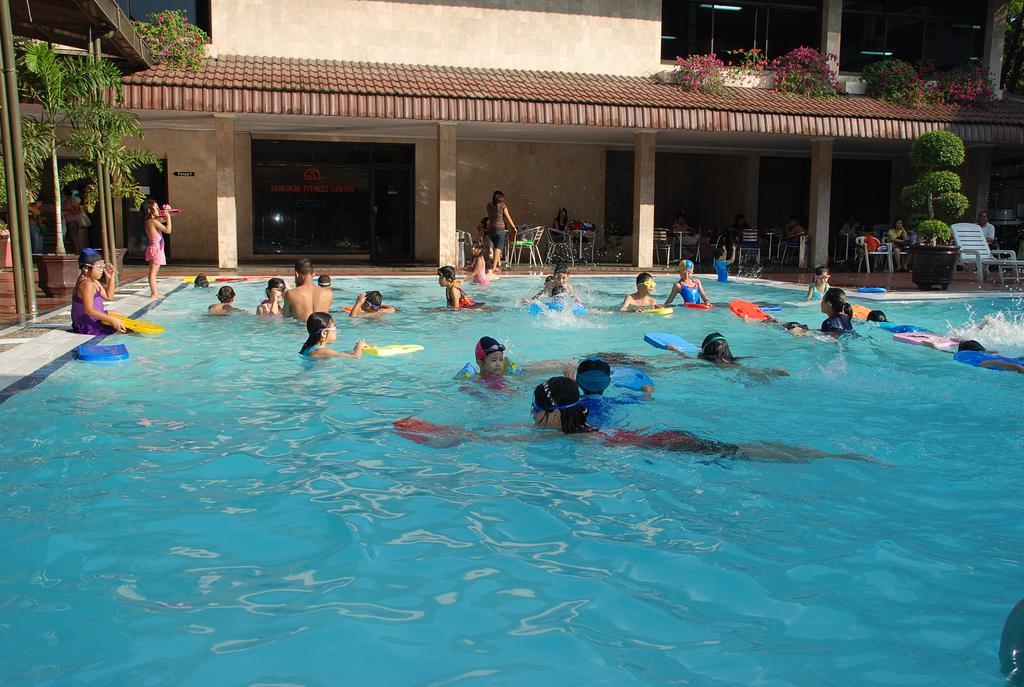 פאלמבאנג Hotel Sandjaja מראה חיצוני תמונה