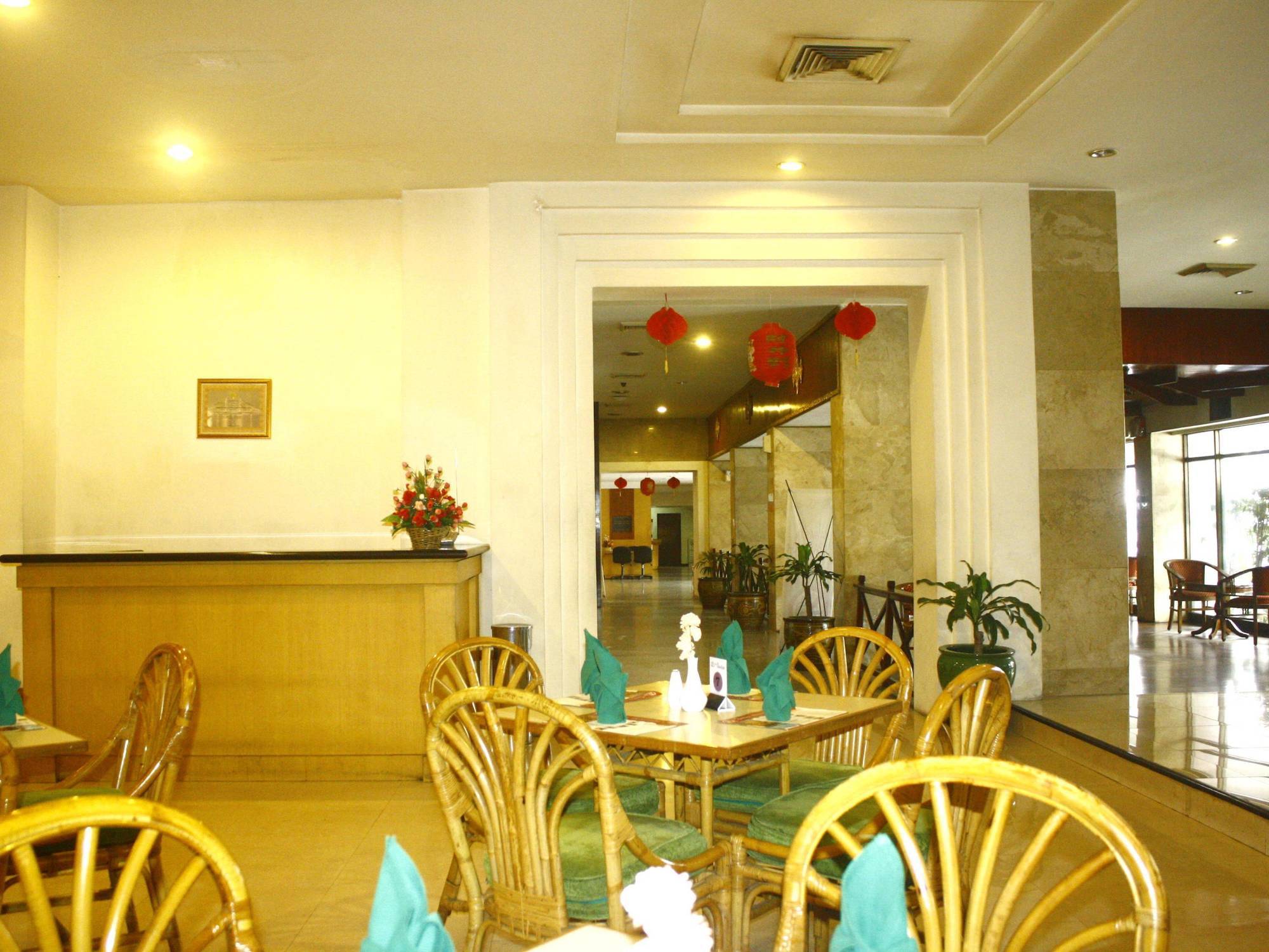 פאלמבאנג Hotel Sandjaja מראה חיצוני תמונה