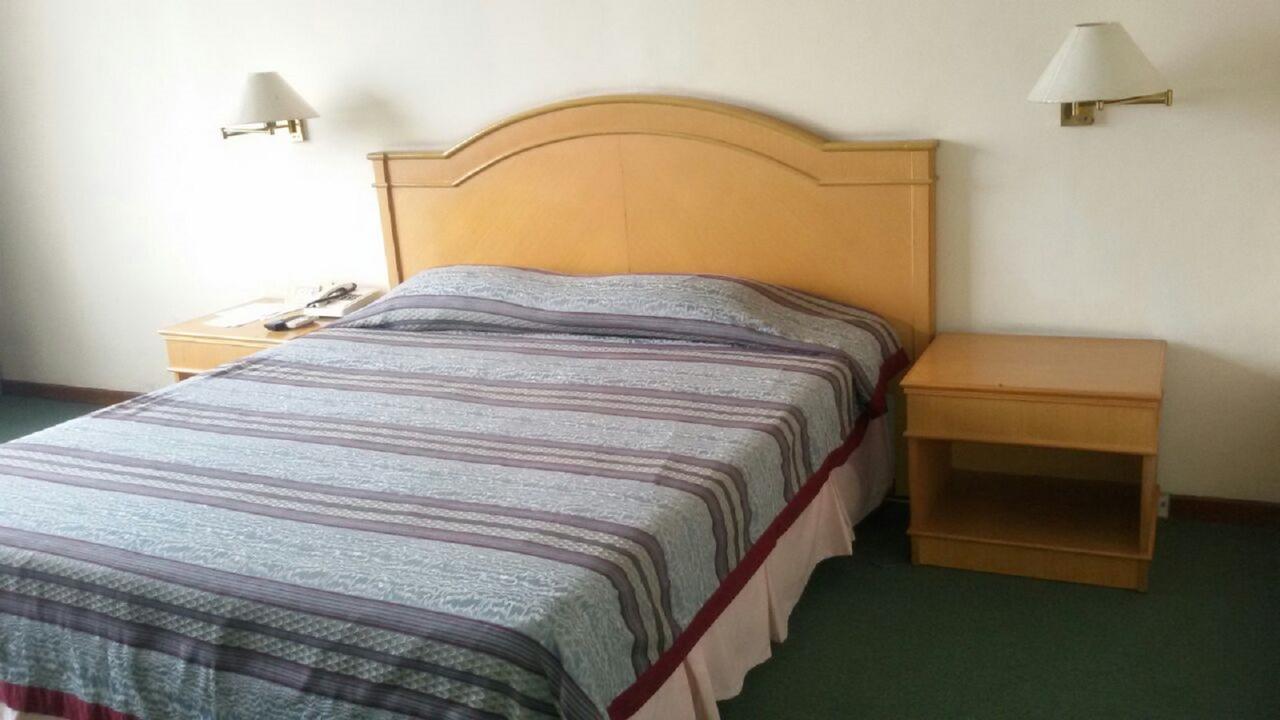 פאלמבאנג Hotel Sandjaja מראה חיצוני תמונה